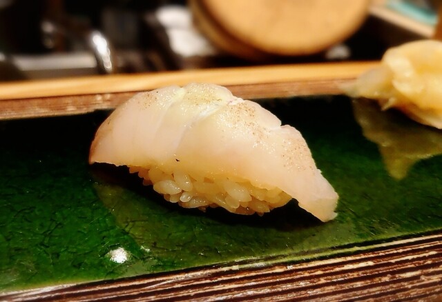 すし屋魚真 下北沢店的實拍高清圖