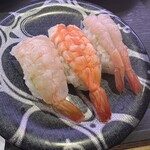 回転すし屋 HiBaRi  新宿店的实拍图