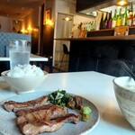 牛タン炭火焼仁 大阪分店的實拍圖