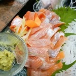 炉ばたカニ鮮的实拍图