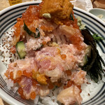 日本橋海鮮丼 つじ半 ミッドタウン店的實拍圖