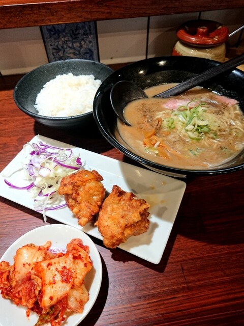 白湯麺専門店 丸福ラーメン 守口店的实拍高清图