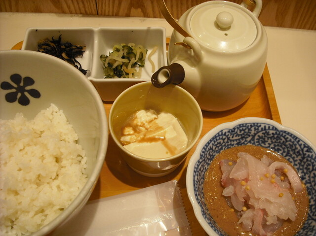 だし茶漬け+肉うどん えん ルクア大阪店的实拍高清图