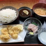 ヨッシャ食堂的实拍图