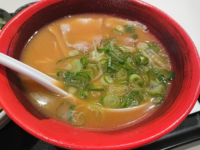 ラーメン 横綱 みのおキューズモール店的實拍高清圖
