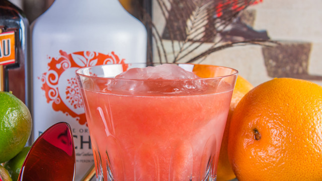 バー クラ クラ的实拍高清图