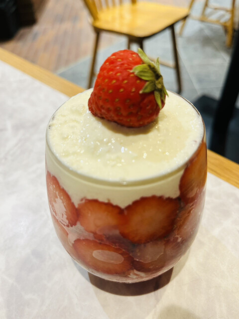 recommendations image for 菓子と喫茶 SIROYA