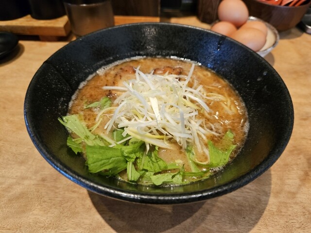 俺の創作らぁめん 極や 神田 神保町店的實拍高清圖