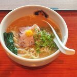 真鯛らーめん 麺魚 秋葉原UDX秋葉原拉麺劇場店的实拍图