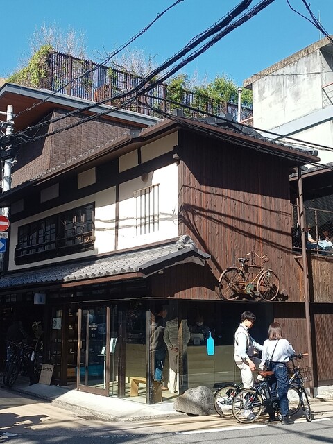 ブルーボトルコーヒー 京都六角カフェ的实拍高清图