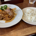 ロイヤルホスト 堀川五条店的實拍圖