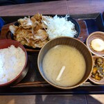 炭火焼干物定食 しんぱち食堂 エミオ田無店的實拍圖