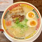 九州じゃんがららあめん 原宿店的實拍圖