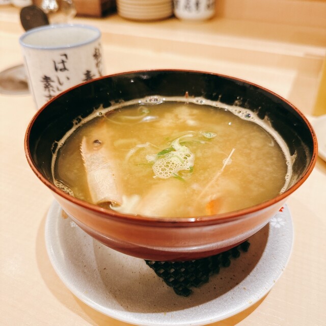 回転寿し魚まる的实拍高清图