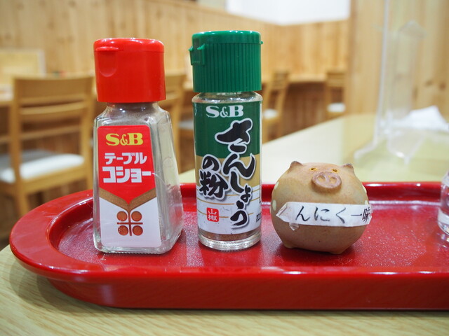 ぶた丼のとん田的实拍高清图