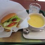 モスバーガー 永福町店的实拍图