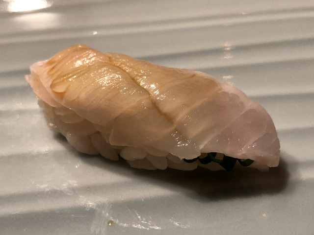 青山鮨孝的實拍高清圖