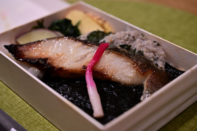 recommendations image for 刷毛じょうゆ 海苔弁 山登り GINZA SIX店