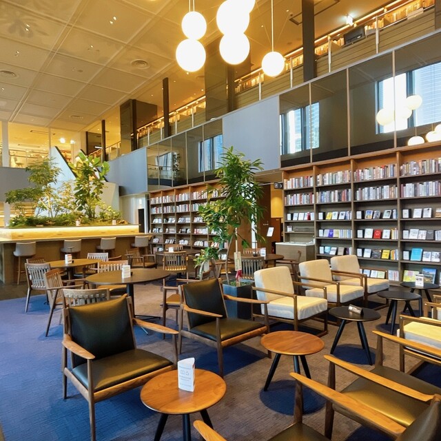 TSUTAYA BOOKSTORE SHARE LOUNGE MARUNOUCHI的实拍高清图