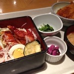 上野厨房的实拍图