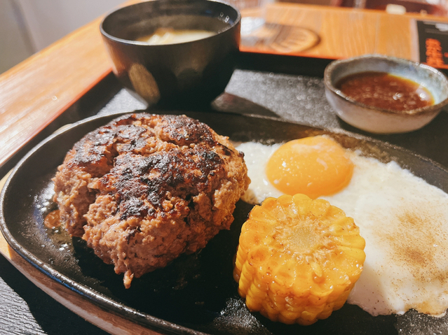 あか牛焼肉と馬刺し たべとも的實拍高清圖