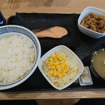 吉野家 巣鴨南口店的實拍圖