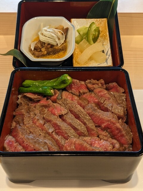 肉と庭 まつを的实拍高清图