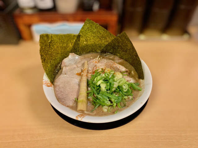 濃厚らーめん 驚麺屋的实拍高清图