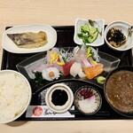 漁港直送 海鮮酒場 あんじ 烏丸六角店的实拍图