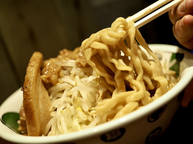 ラーメン 雷 東京本丸店的實拍高清圖