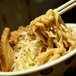 ラーメン 雷 東京本丸店的實拍圖