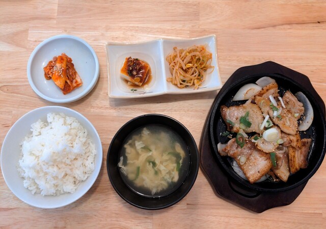 ダモア食堂的实拍高清图