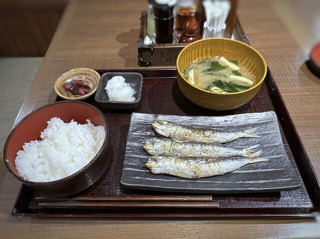 炭火焼干物定食 しんぱち食堂 天神パルコ店的實拍高清圖