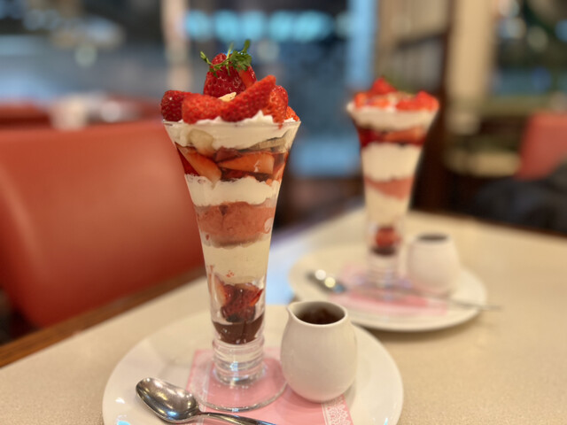 ロイヤルホスト 新宿三井ビル店的实拍高清图