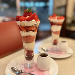 ロイヤルホスト 新宿三井ビル店的实拍图