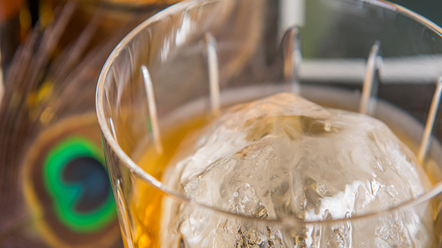 バー クラ クラ的实拍高清图