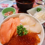 函館朝市 栄屋 よさこい食堂的实拍图