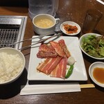 焼肉牛印 京橋エドグラン店的實拍圖
