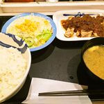 松屋 府中店的实拍图