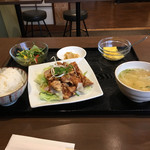 外灘紅緑灯 本館的实拍图