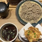 肉蕎麦 トムラウシ 田町店的实拍图