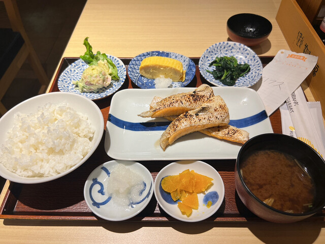 焼魚定食と釜戸ごはん 梅田食堂的實拍高清圖