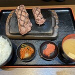 感動の肉と米 新橋店的實拍圖