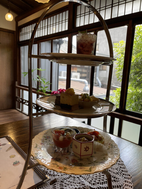 recommendations image for salon de the Tea shot