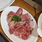 羊肉炭火焼 肉汁屋的實拍圖