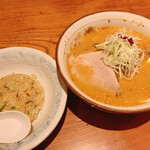 らーめん あらうま堂 梅田一番街店的實拍圖