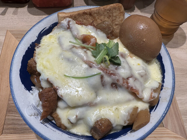 肉めし岡もと 足立入谷店的實拍高清圖
