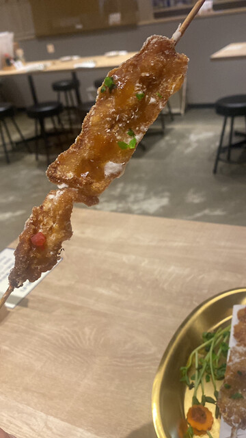 鶏部長と豚課長的实拍高清图