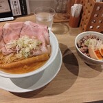 麺屋優光 銀座店的實拍圖