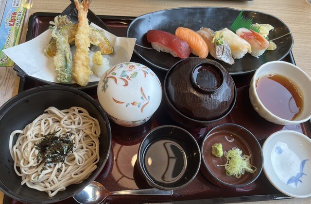 和食レストランとんでん 厚別店的实拍高清图